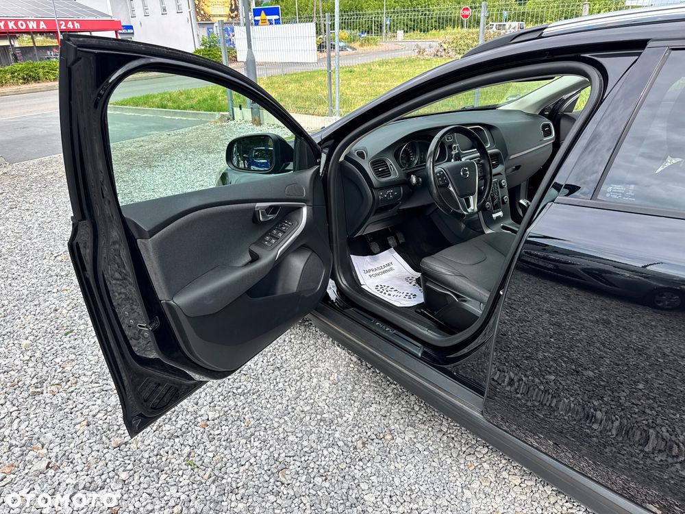 Volvo V40 D2 Momentum - 23