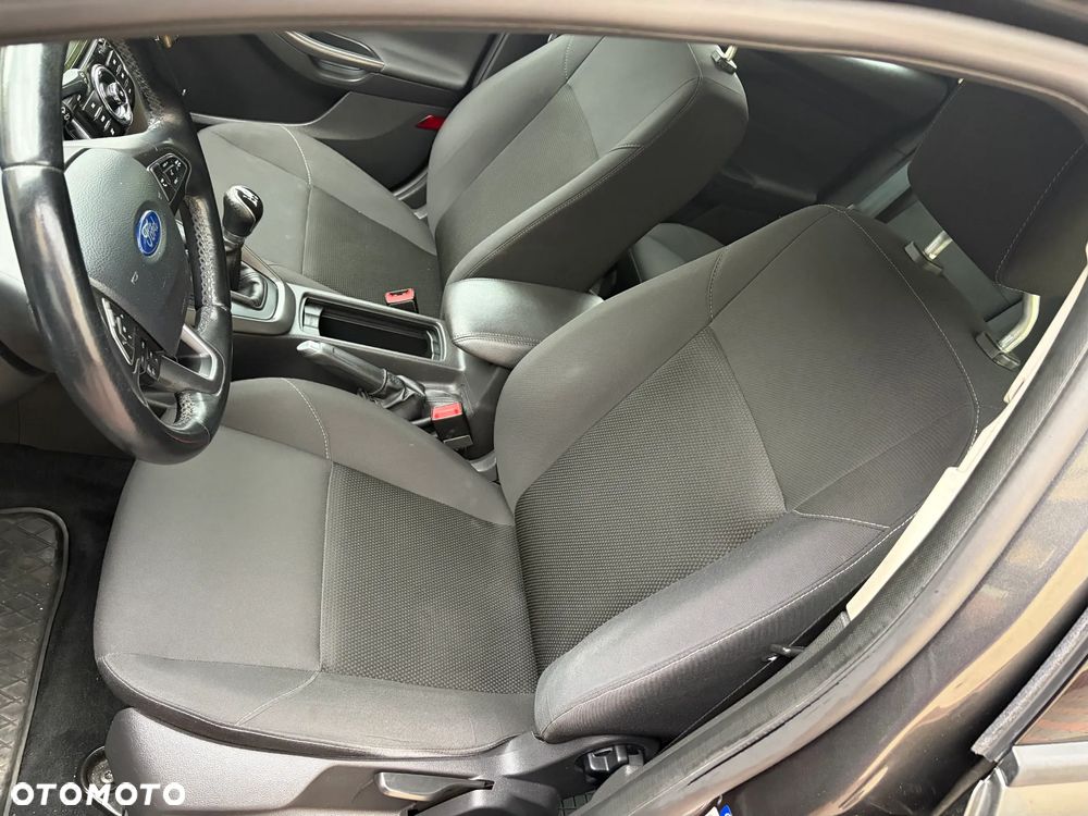 Ford Focus 1.6 SYNC Edition - 25