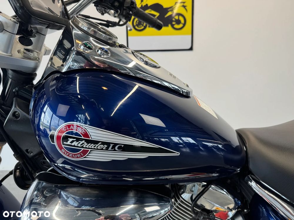 Suzuki Intruder - 21