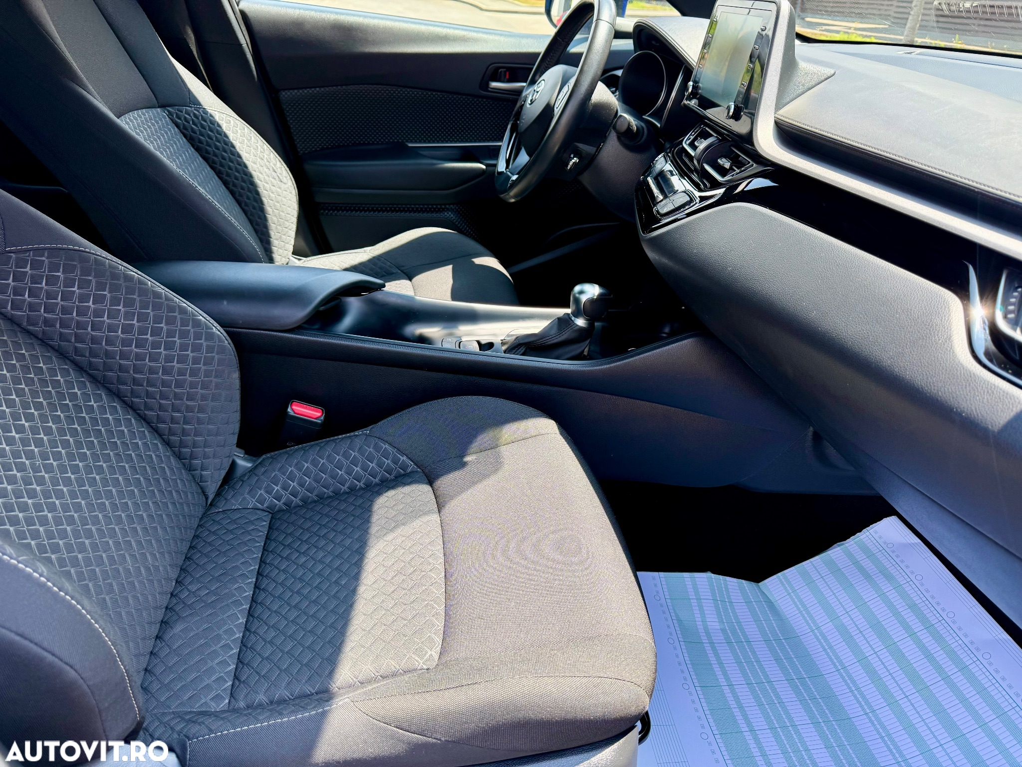 Toyota C-HR 1.8 Hybrid Business Edition - 14