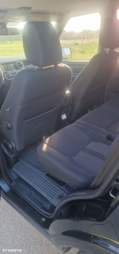 Land Rover Discovery 3.0D V6 SE - 8