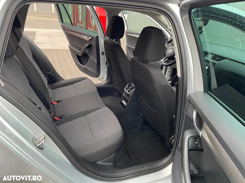 Skoda Octavia Combi 2.0 TDI Soleil - 11