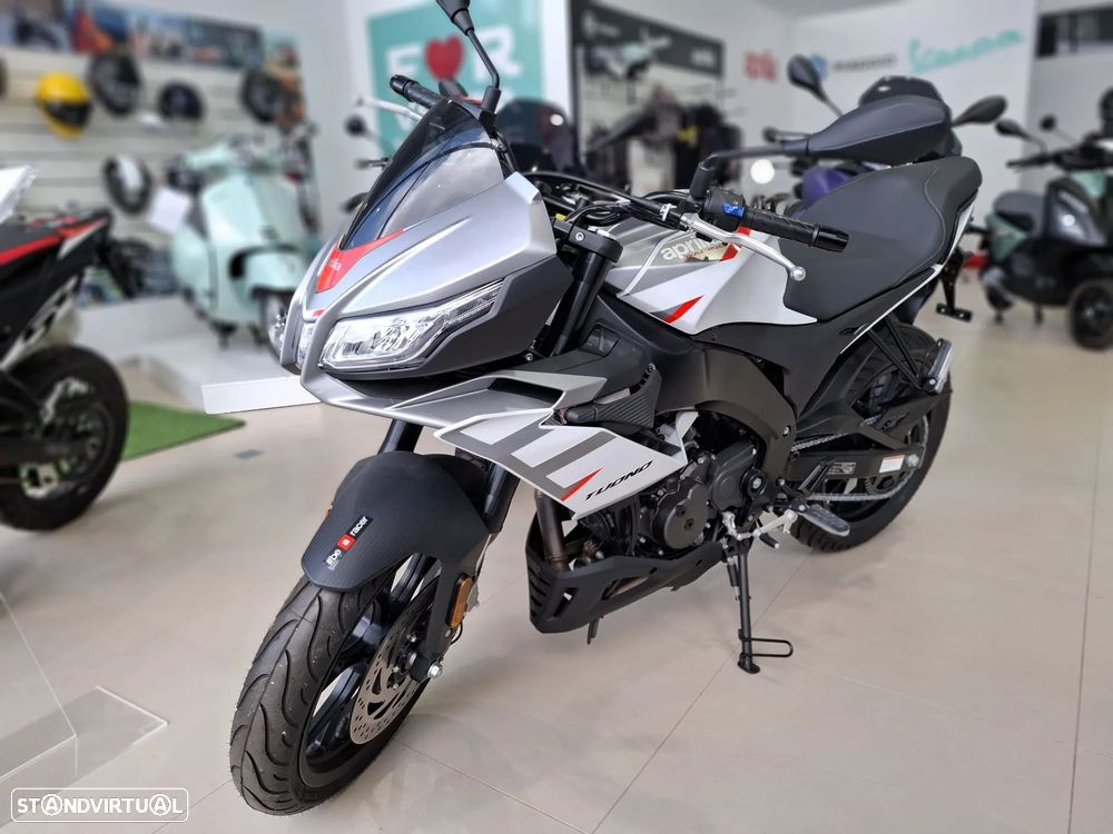 Aprilia Tuono - 1