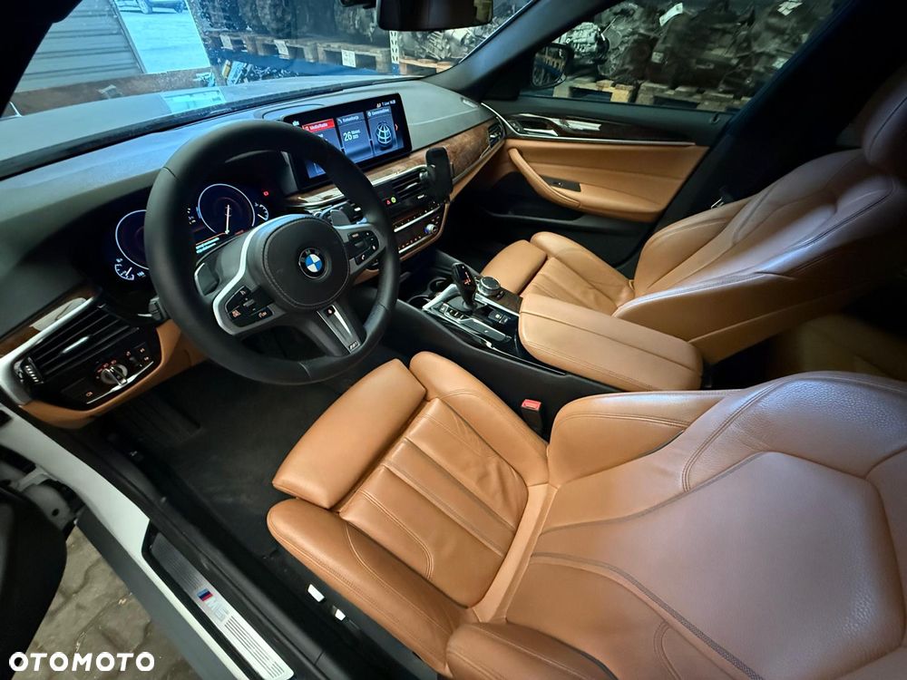 BMW Seria 5 540i GPF xDrive Sport Line sport - 8