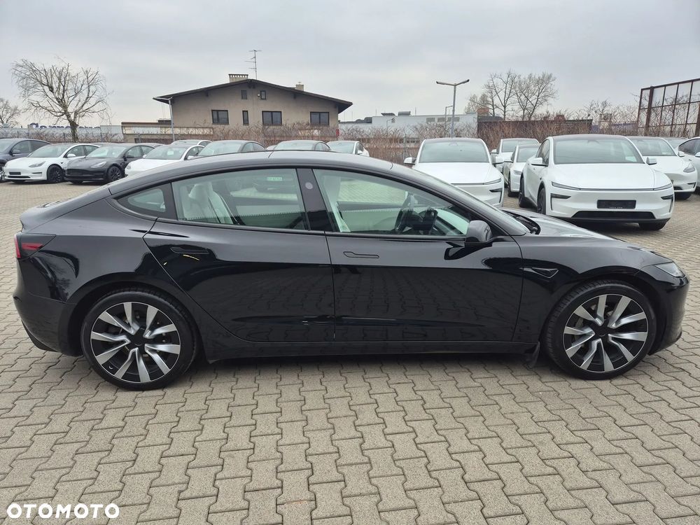 Tesla Model 3 Long Range AWD - 11