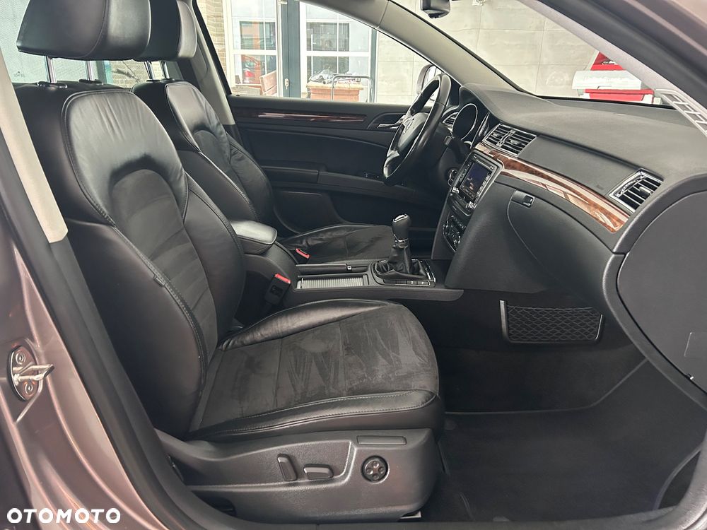 Skoda Superb 1.6 TDI Active Greenline - 32