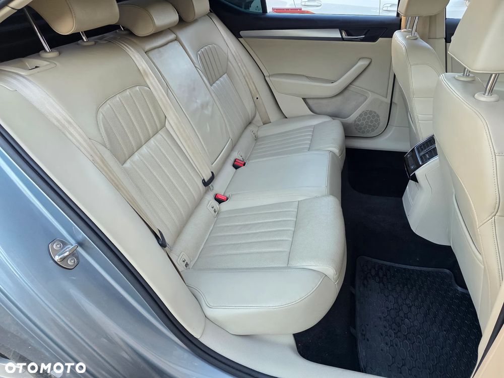 Skoda Superb 2.0 TDI Style DSG - 22