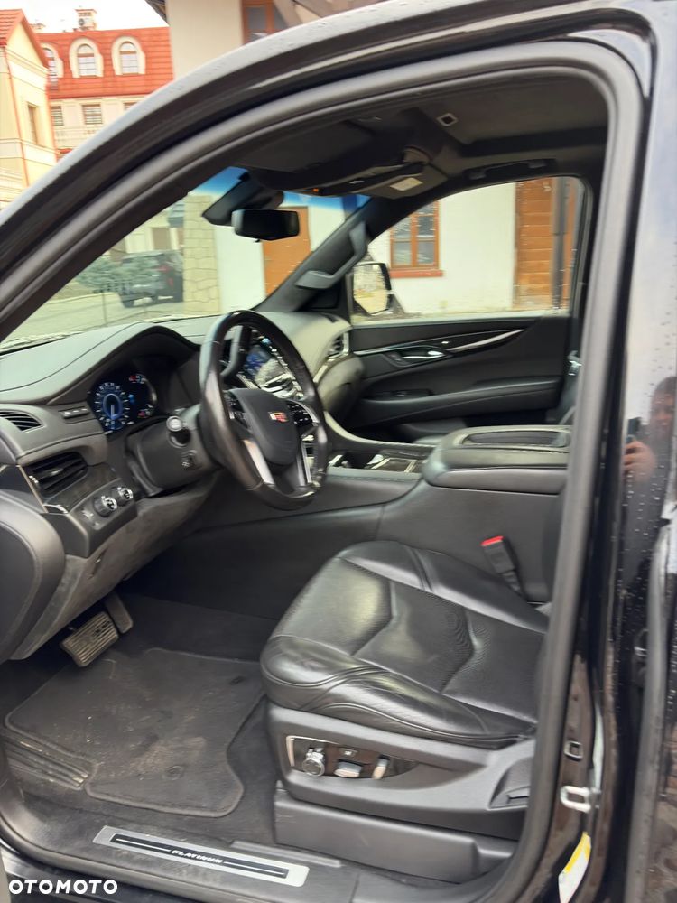 Cadillac Escalade - 7