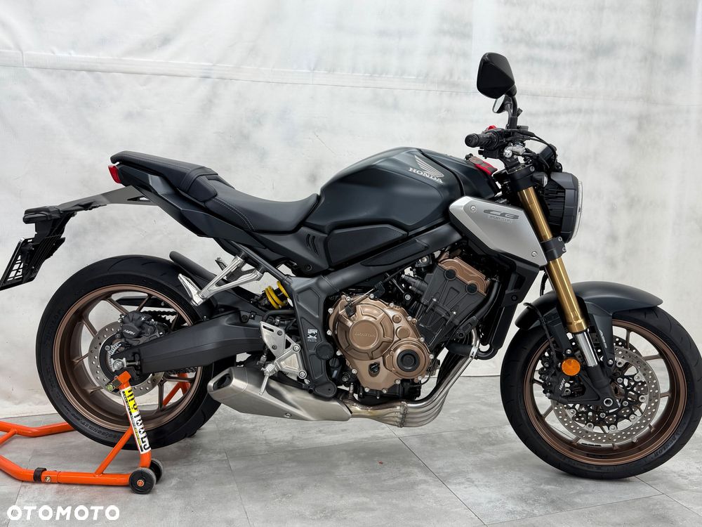Honda CB - 23