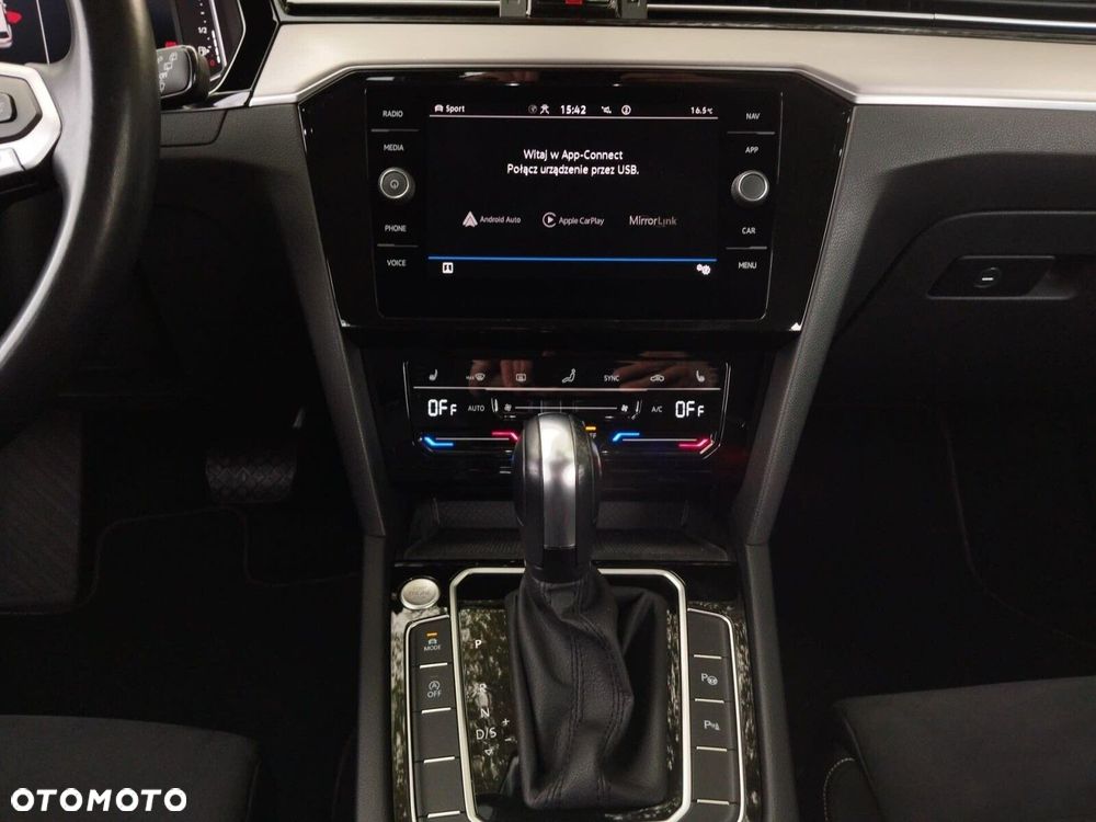 Volkswagen Passat - 18