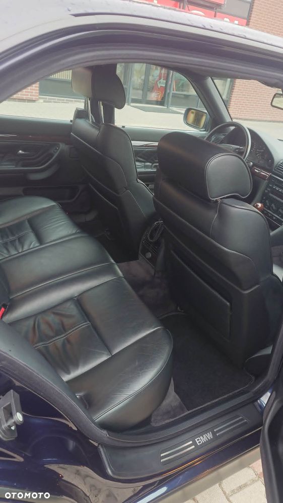 BMW Seria 7 - 8