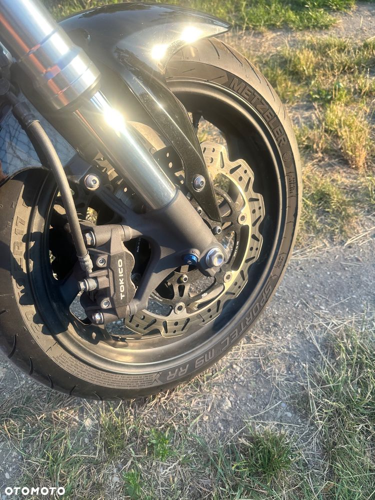 Honda CB - 1