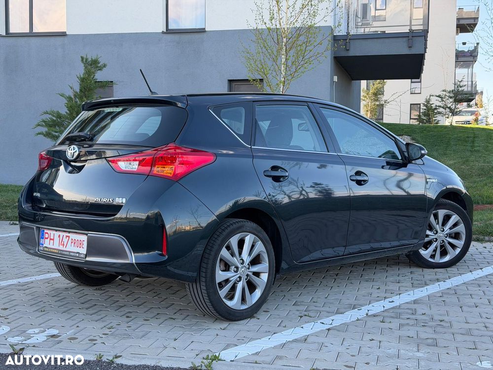 Toyota Auris 1.8 L VVT-i Luna - 3