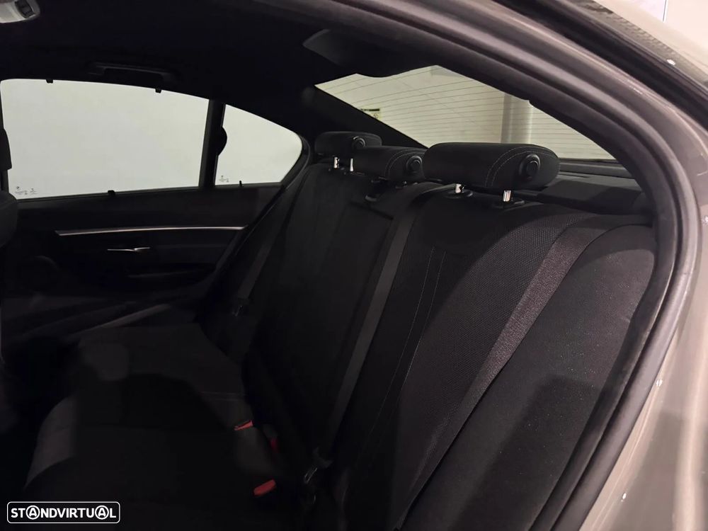 BMW 330 - 14