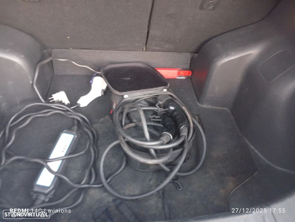 Nissan Leaf 24 kWh (c/ Bateria) Visia + - 5
