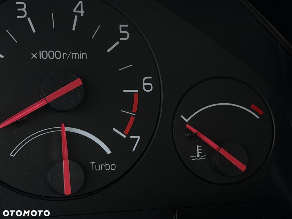 Volvo 945 - 9