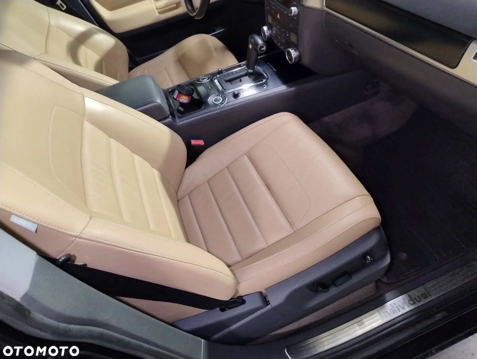 Volkswagen Touareg 4.2 V8 Automatik Individual - 17