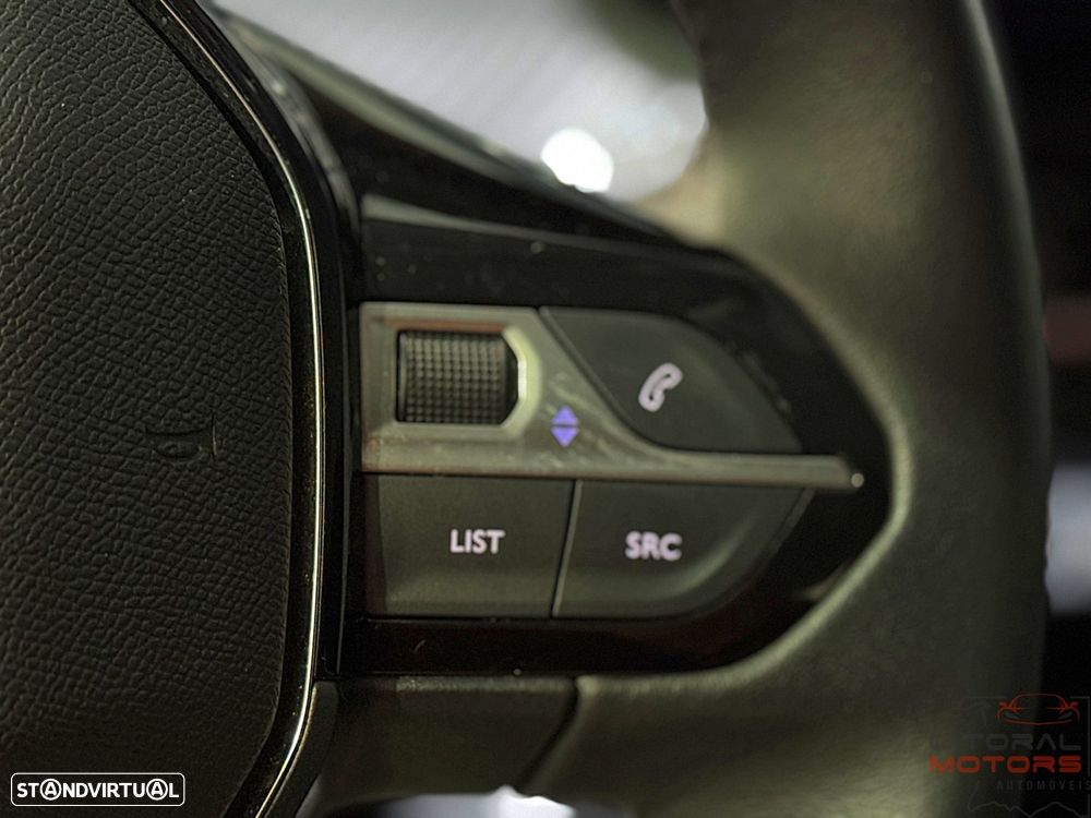 Peugeot 208 1.2 PureTech SE Style - 21