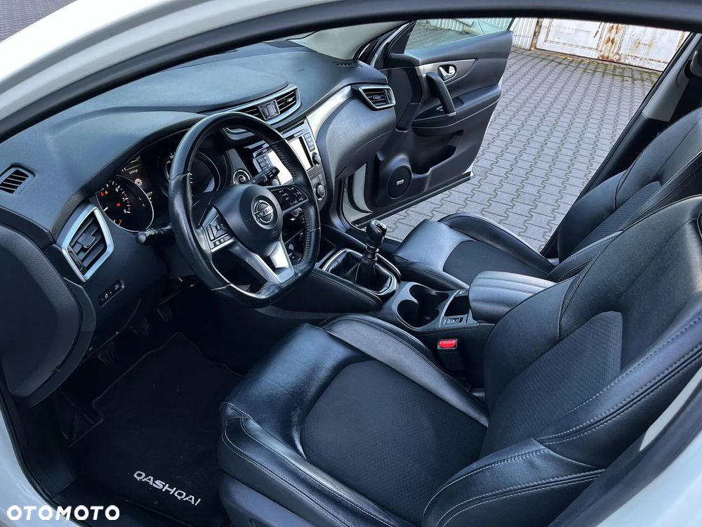 Nissan Qashqai 1.6 DIG-T TEKNA+ - 24