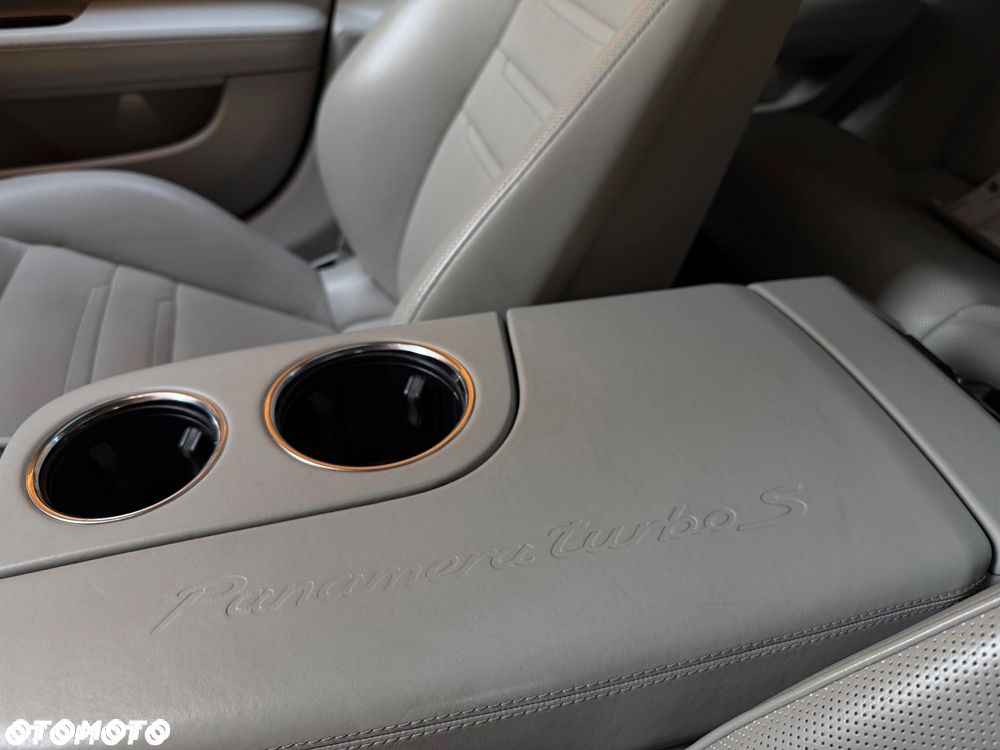 Porsche Panamera Turbo S E-Hybrid - 25