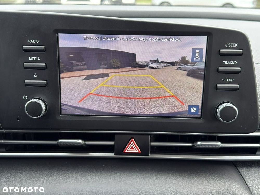 Hyundai Elantra - 26
