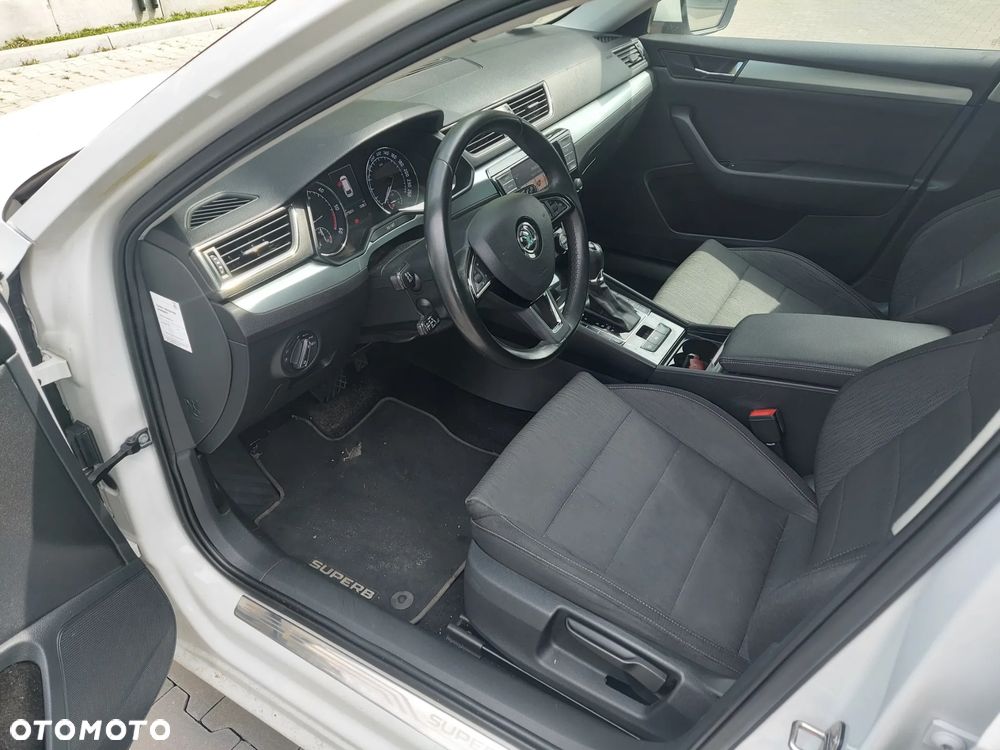 Skoda Superb 2.0 TDI Style DSG - 9
