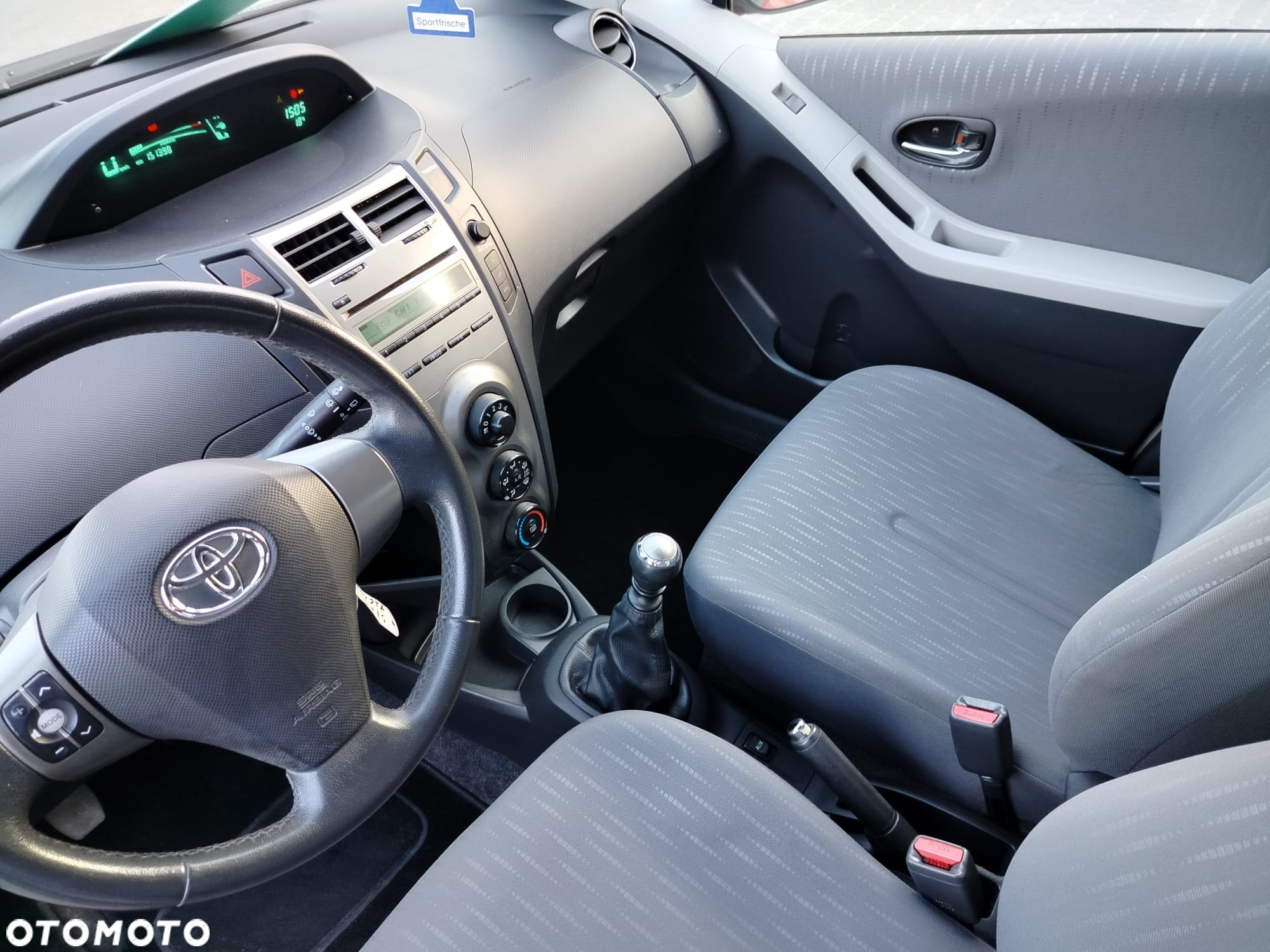Toyota Yaris 1.4 D-4D Active - 13
