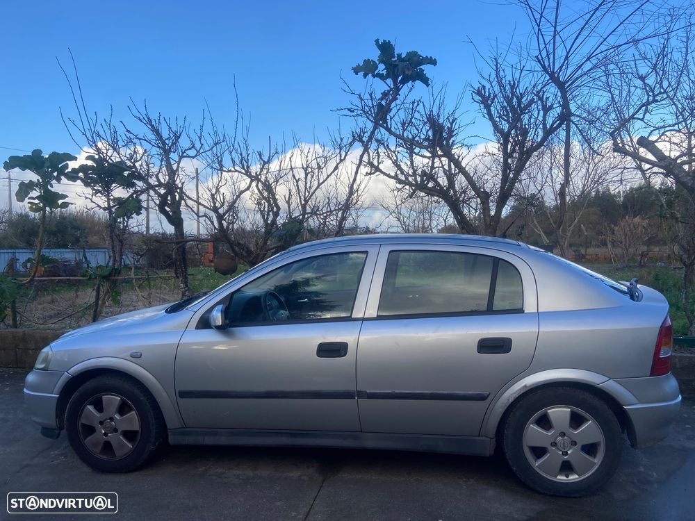 Opel Astra 1.2 Club - 4