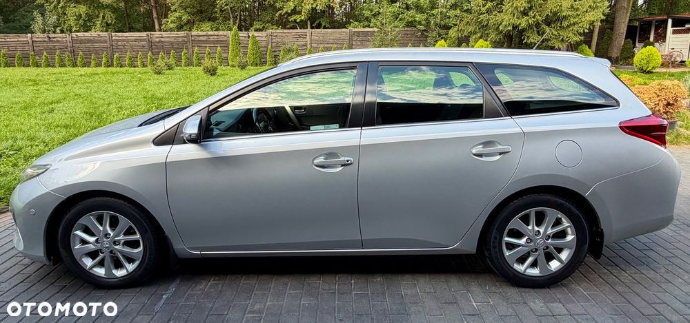 Toyota Auris 1.4 D-4D Premium + EU5 - 9