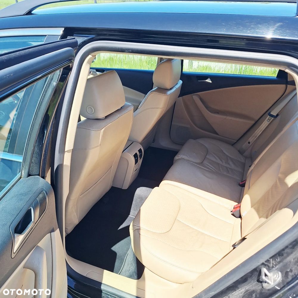 Volkswagen Passat 2.0 TDI DPF Comfortline - 14