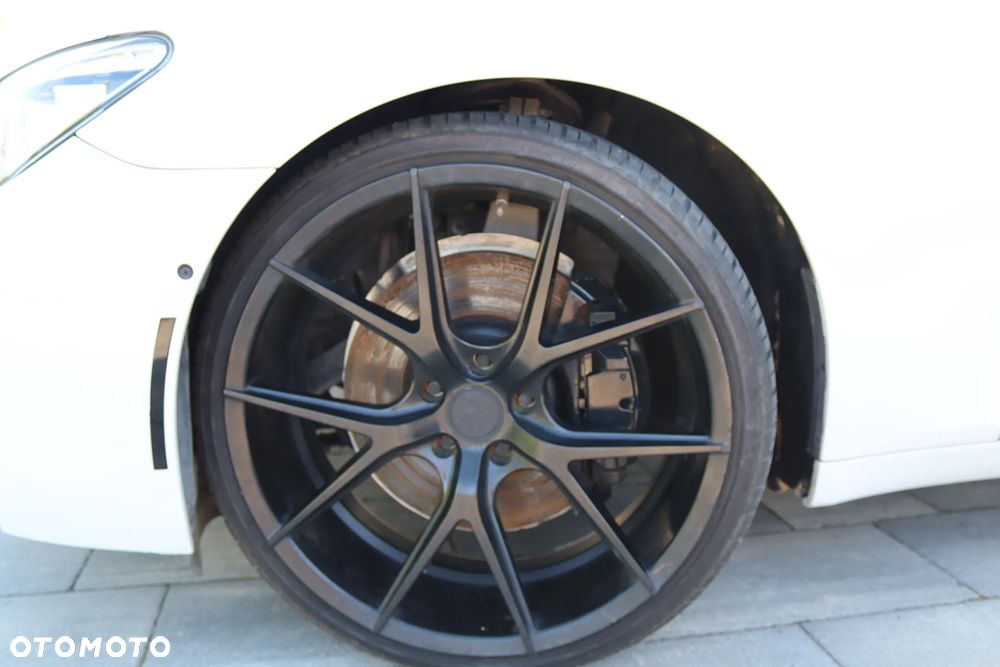 BMW Seria 7 750i - 5