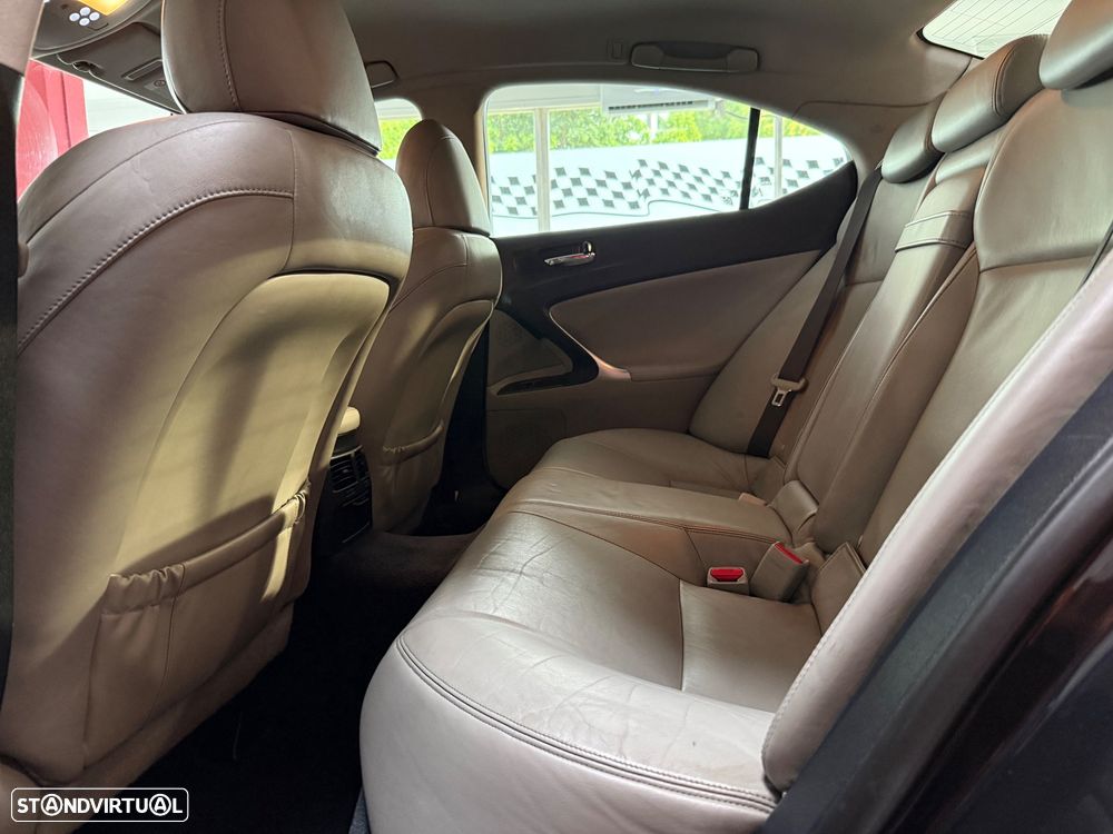 Lexus IS 220 d Luxury Line - 11