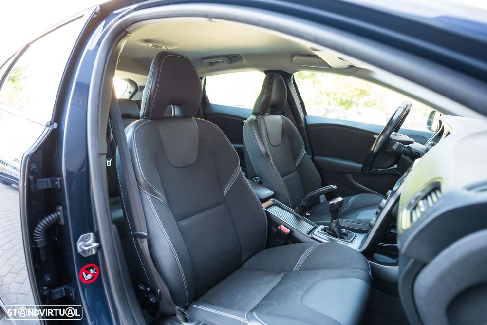 Volvo V40 D2 Momentum - 20