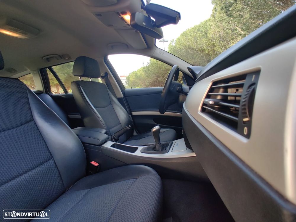 BMW 320 d Sport - 26