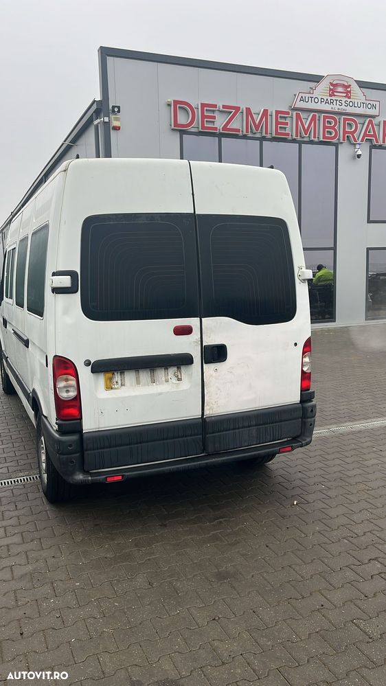 Dezmembram Renault Master 2.5 diesel din 2010 - 3