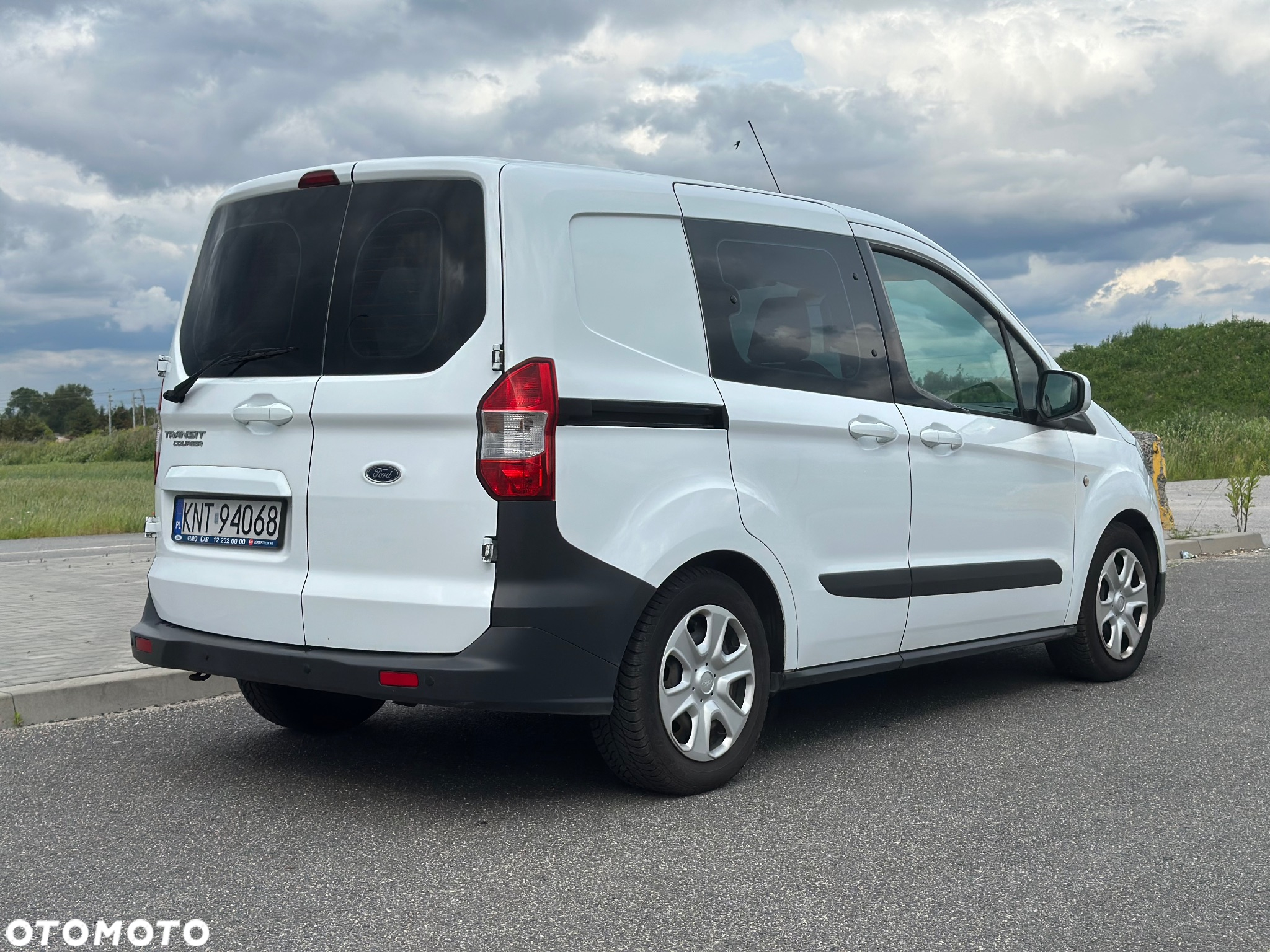 Ford Transit Courier - 5