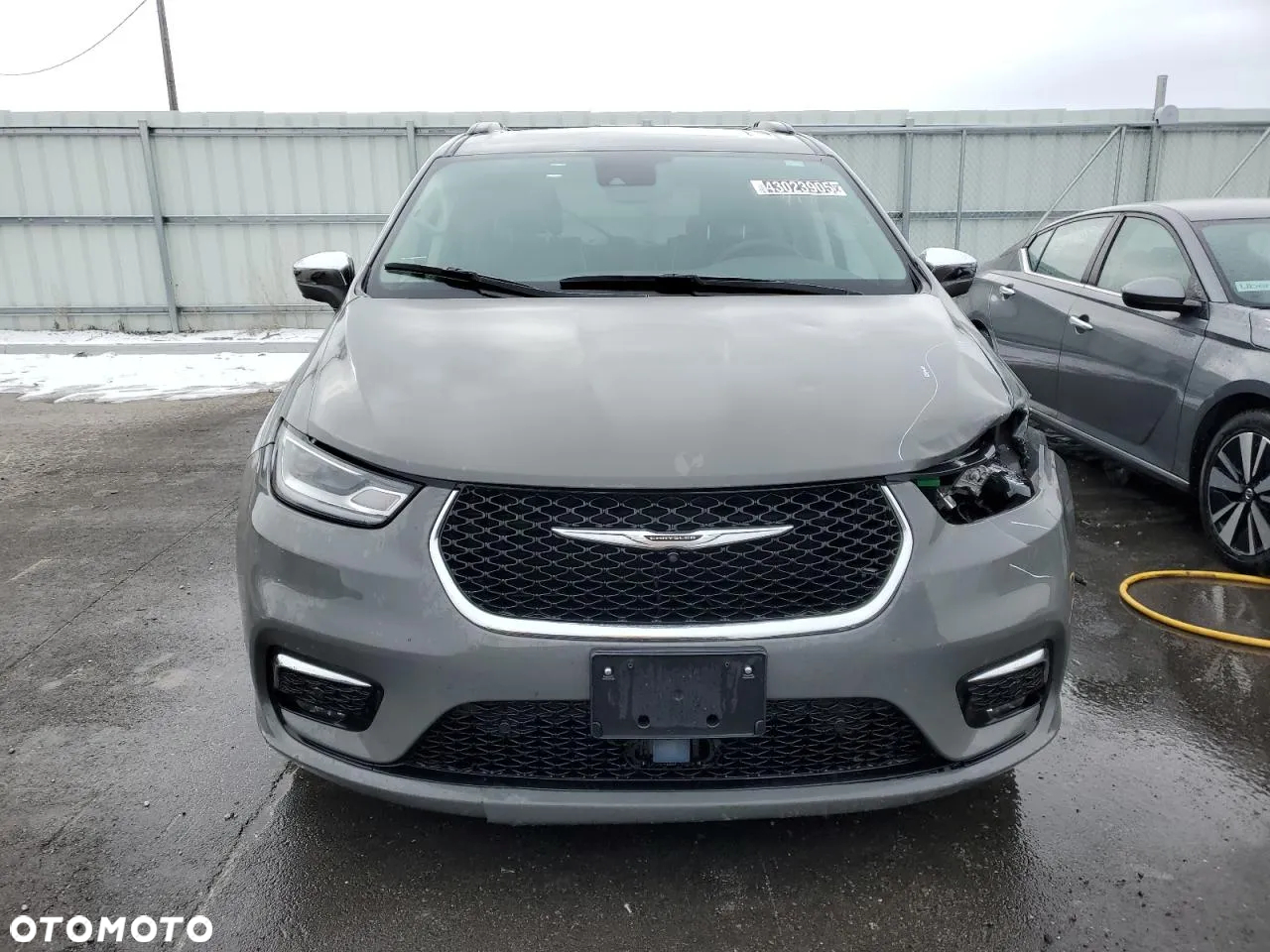 Chrysler Pacifica - 5