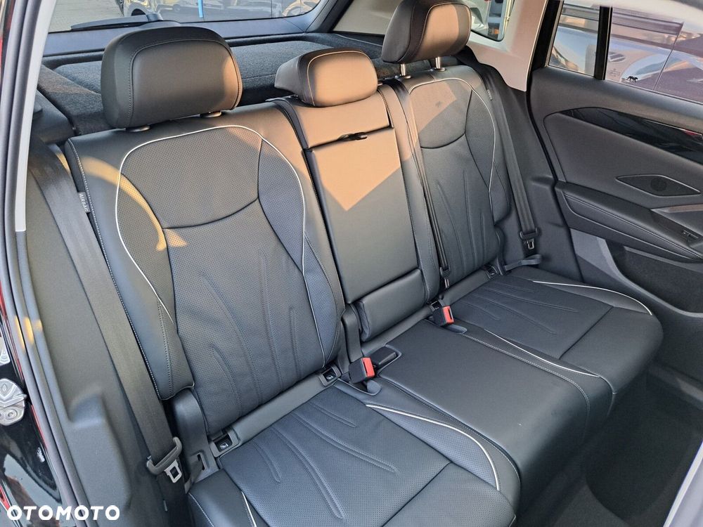 Volkswagen Tiguan - 12