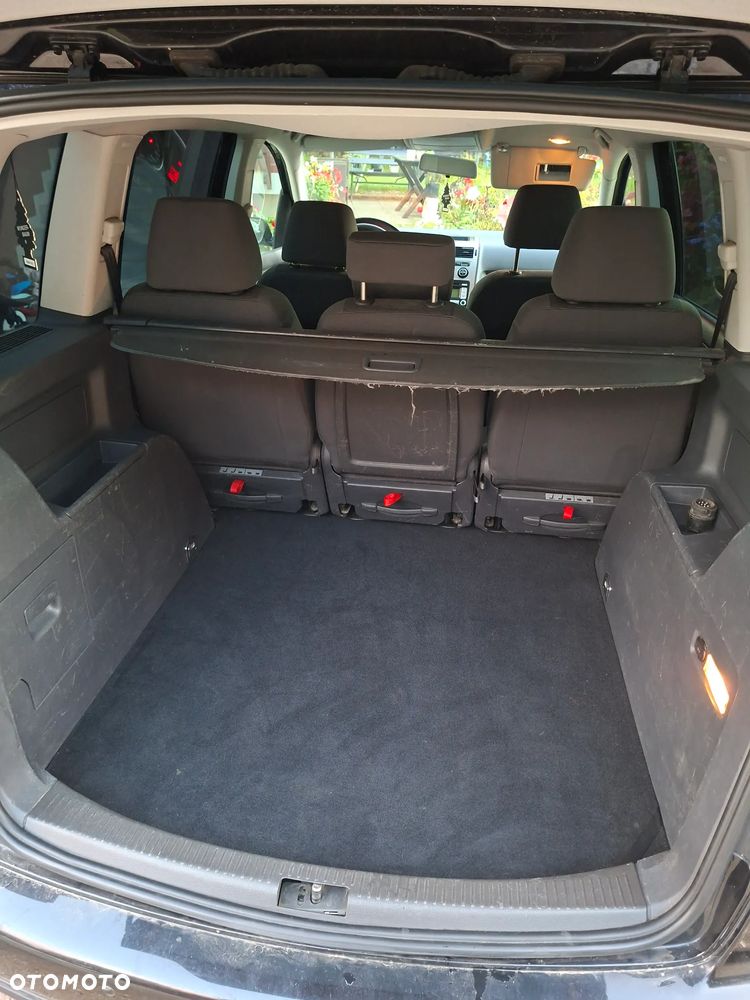 Volkswagen Touran - 7