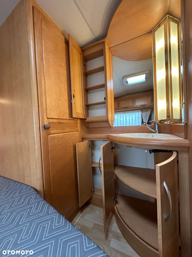 Hobby 650 KMFE z klimą , przedsionkiem Isabella i napędem. ! RATY ! - 36