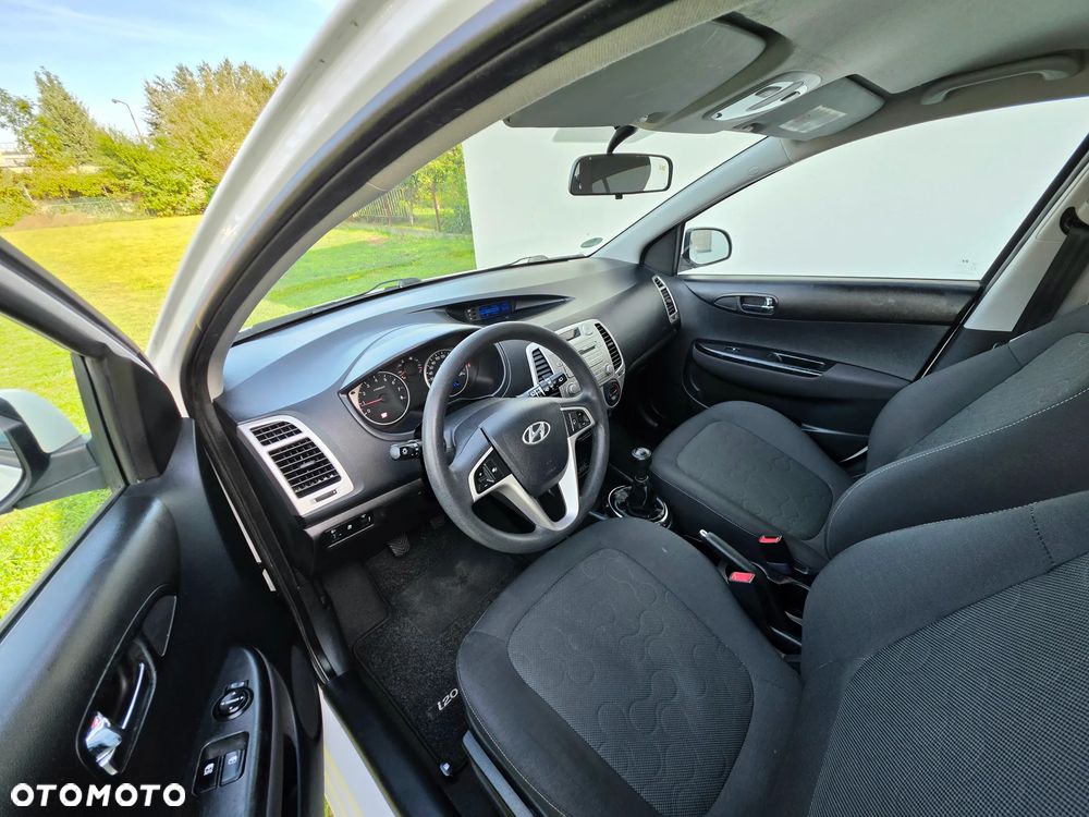 Hyundai i20 1.2 FIFA WM Edition - 7