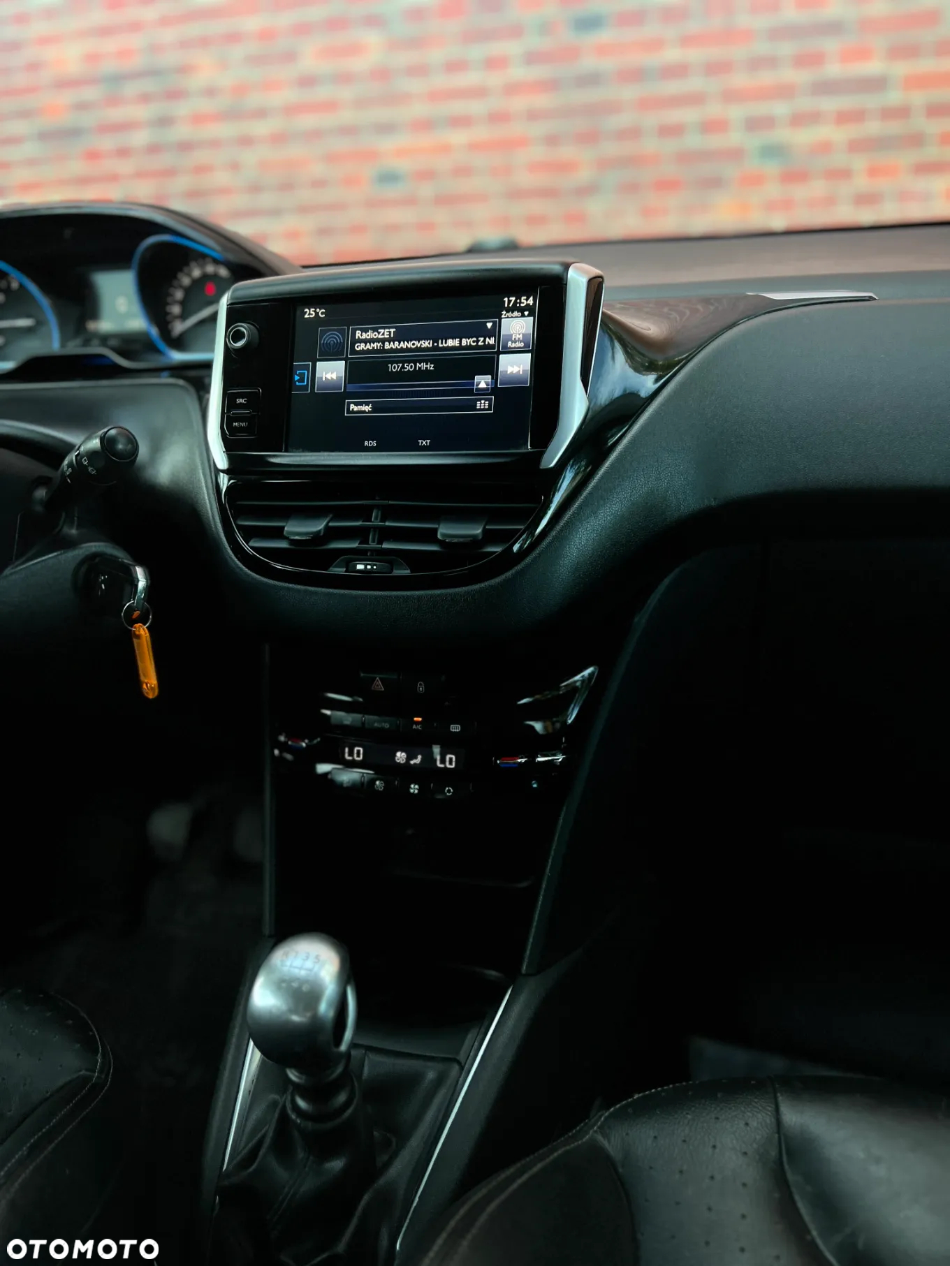 Peugeot 208 1.6 THP Allure - 20