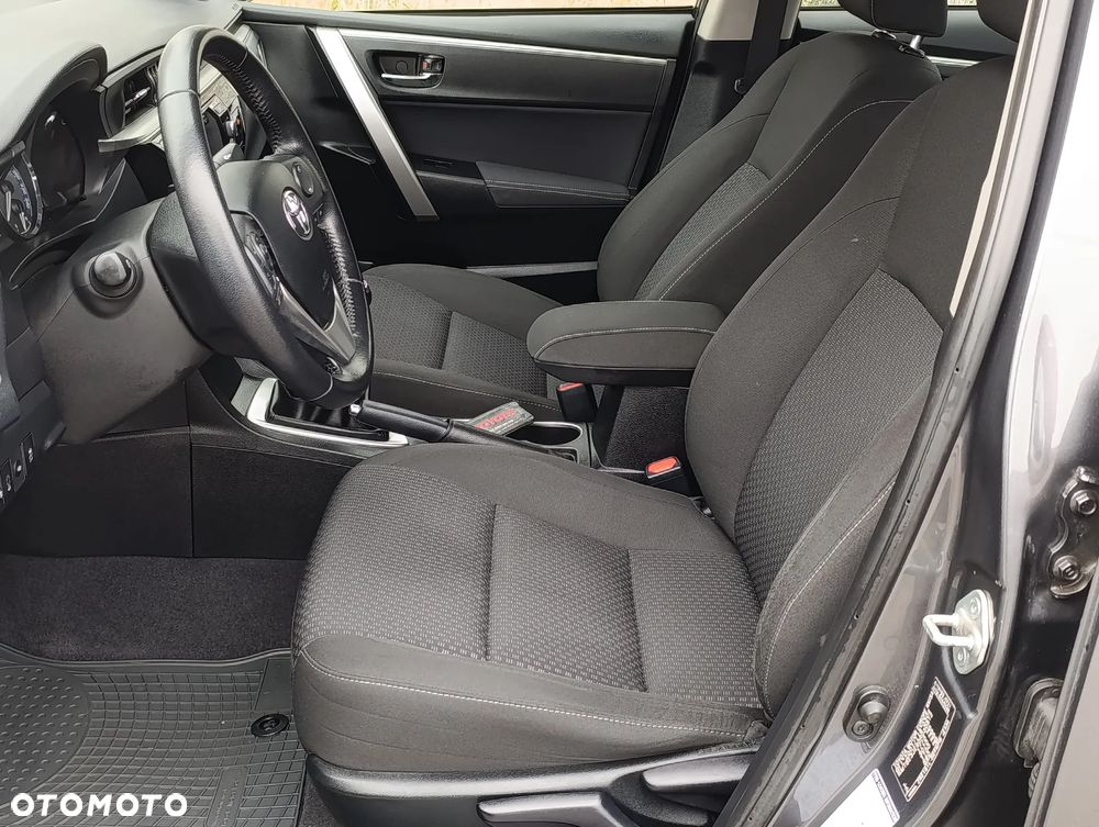 Toyota Corolla 1.6 Premium + - 13