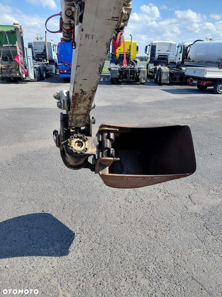 Takeuchi TB240 - 15