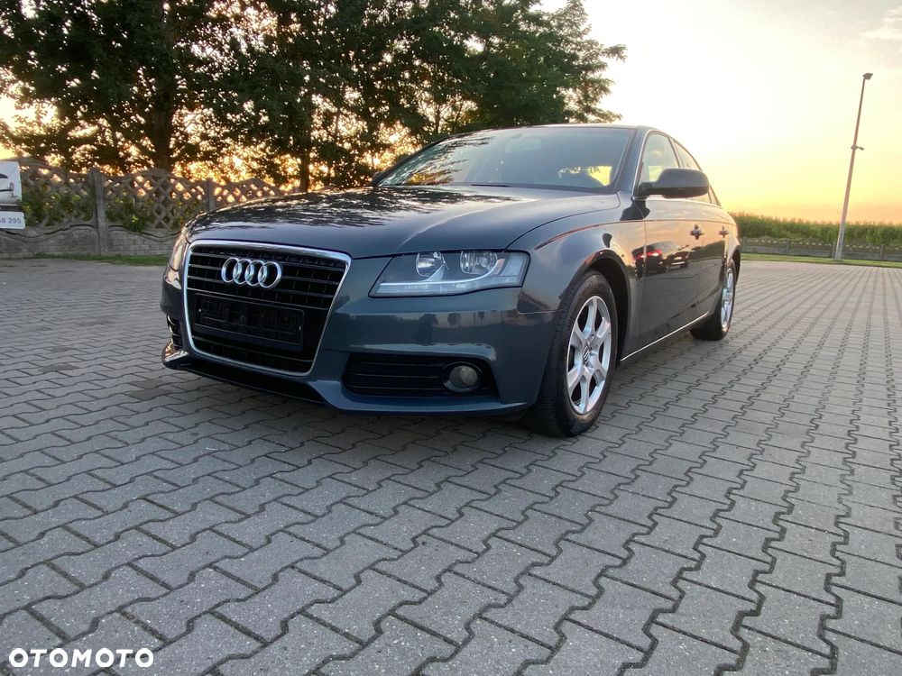 Audi A4 Limousine - 14