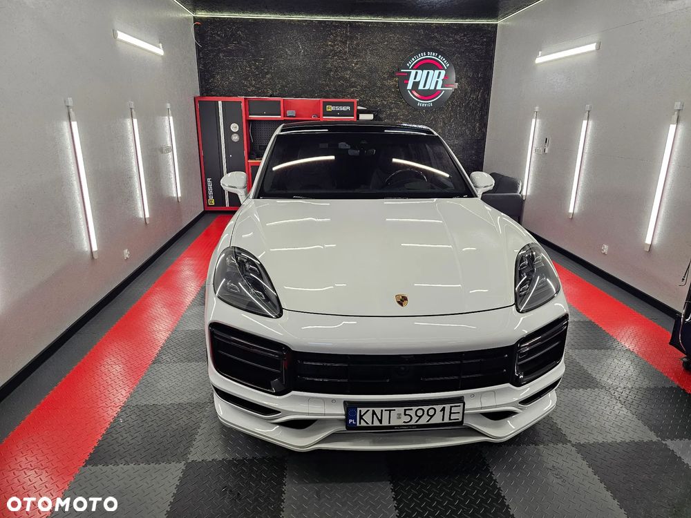Porsche Cayenne - 2