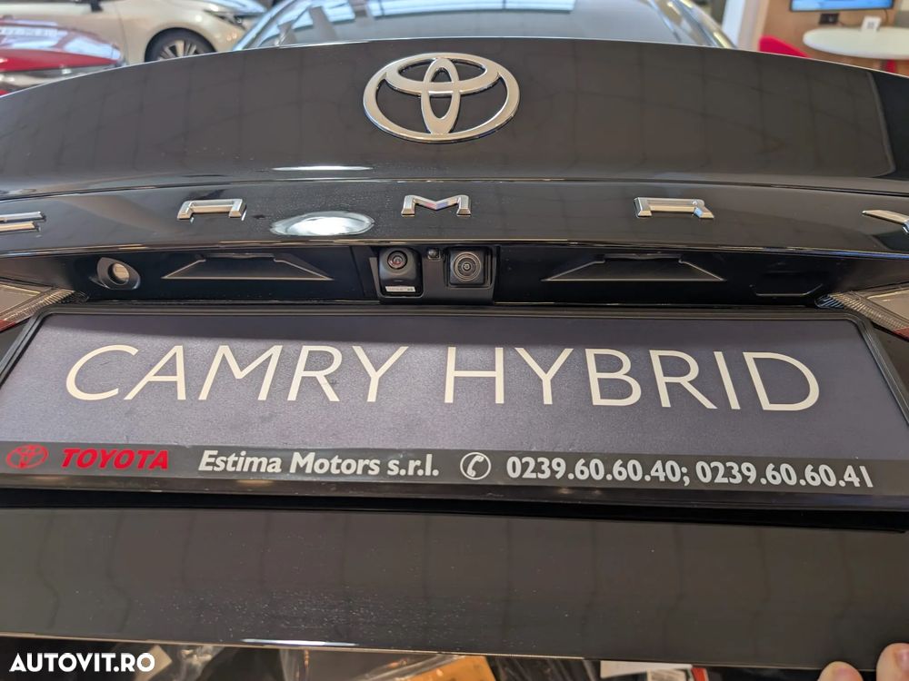 Toyota Camry - 13