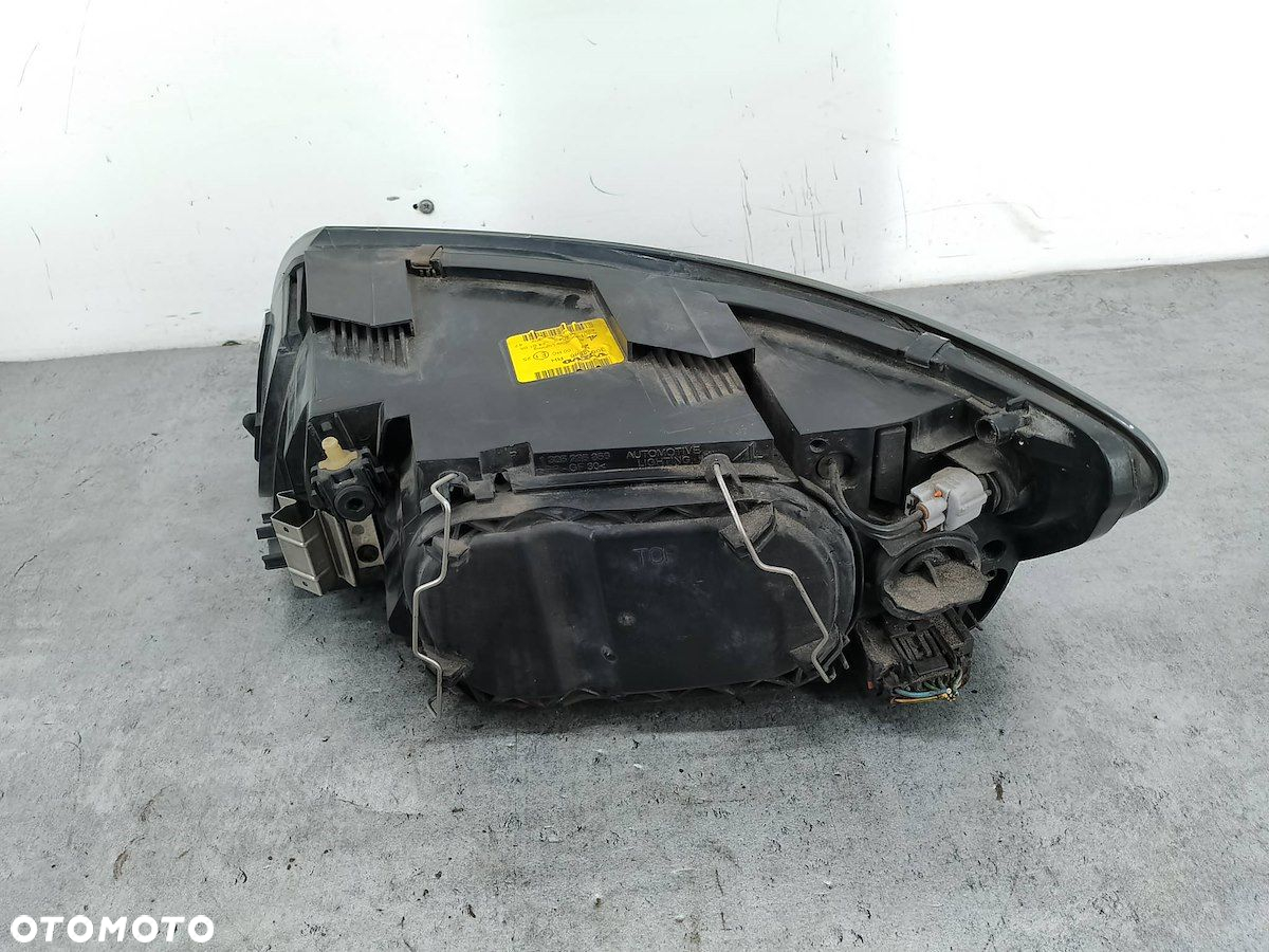 LAMPA PRZÓD PRAWA VOLVO V50 30698886 0301198204 - 3