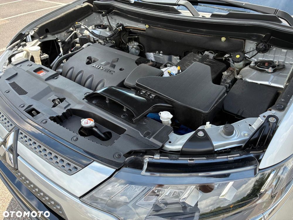 Mitsubishi Outlander 2.0 City Style 2WD - 2