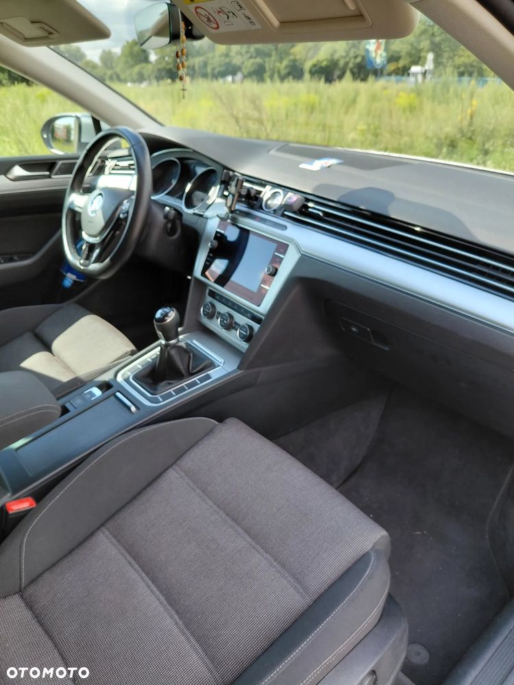 Volkswagen Passat Variant 2.0 TDI (BlueMotion Technology) Comfortline - 16